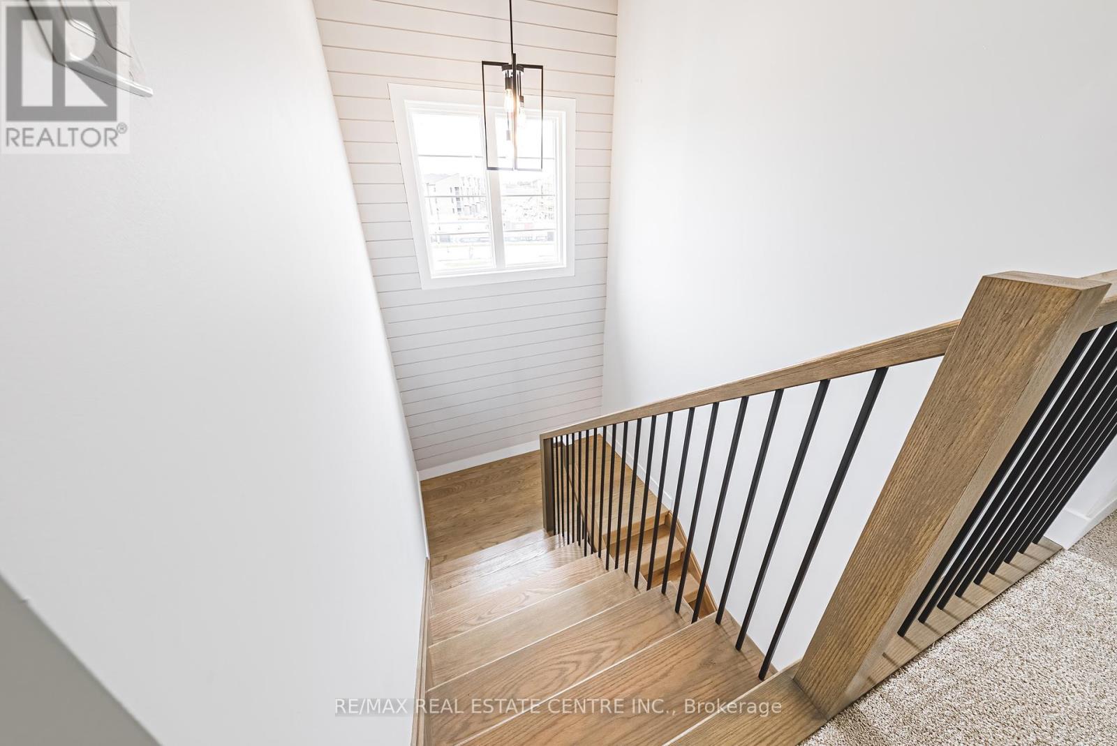 204 Benninger Drive, Kitchener, Ontario  N2E 0C9 - Photo 25 - X12121306