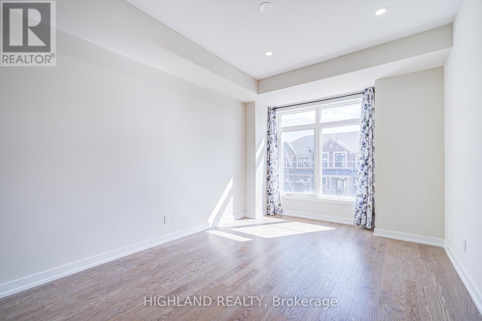 3063 Robert Lamb Boulevard, Oakville, Ontario  L6H 7H5 - Photo 14 - W12118342