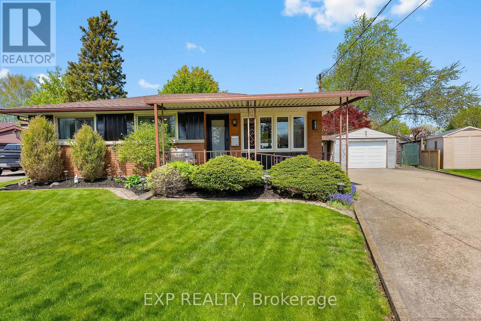 6583 Jolley Crescent, Niagara Falls, Ontario  L2G 2W8 - Photo 2 - X12136824