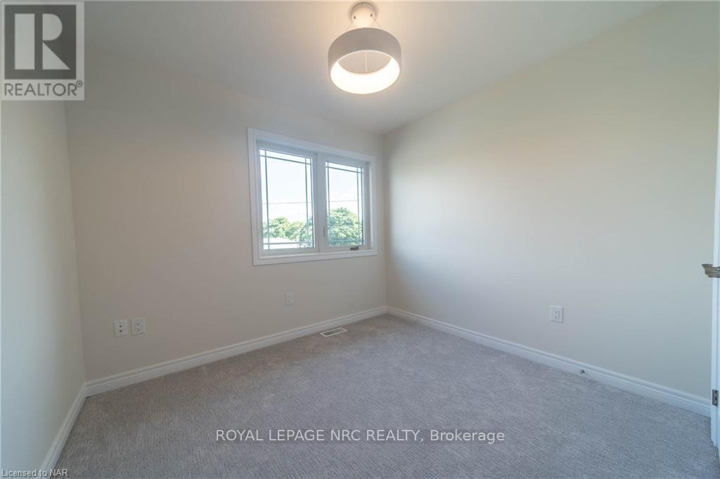 B - 427 Vine Street, St. Catharines, Ontario  L2M 3S6 - Photo 22 - X12136837
