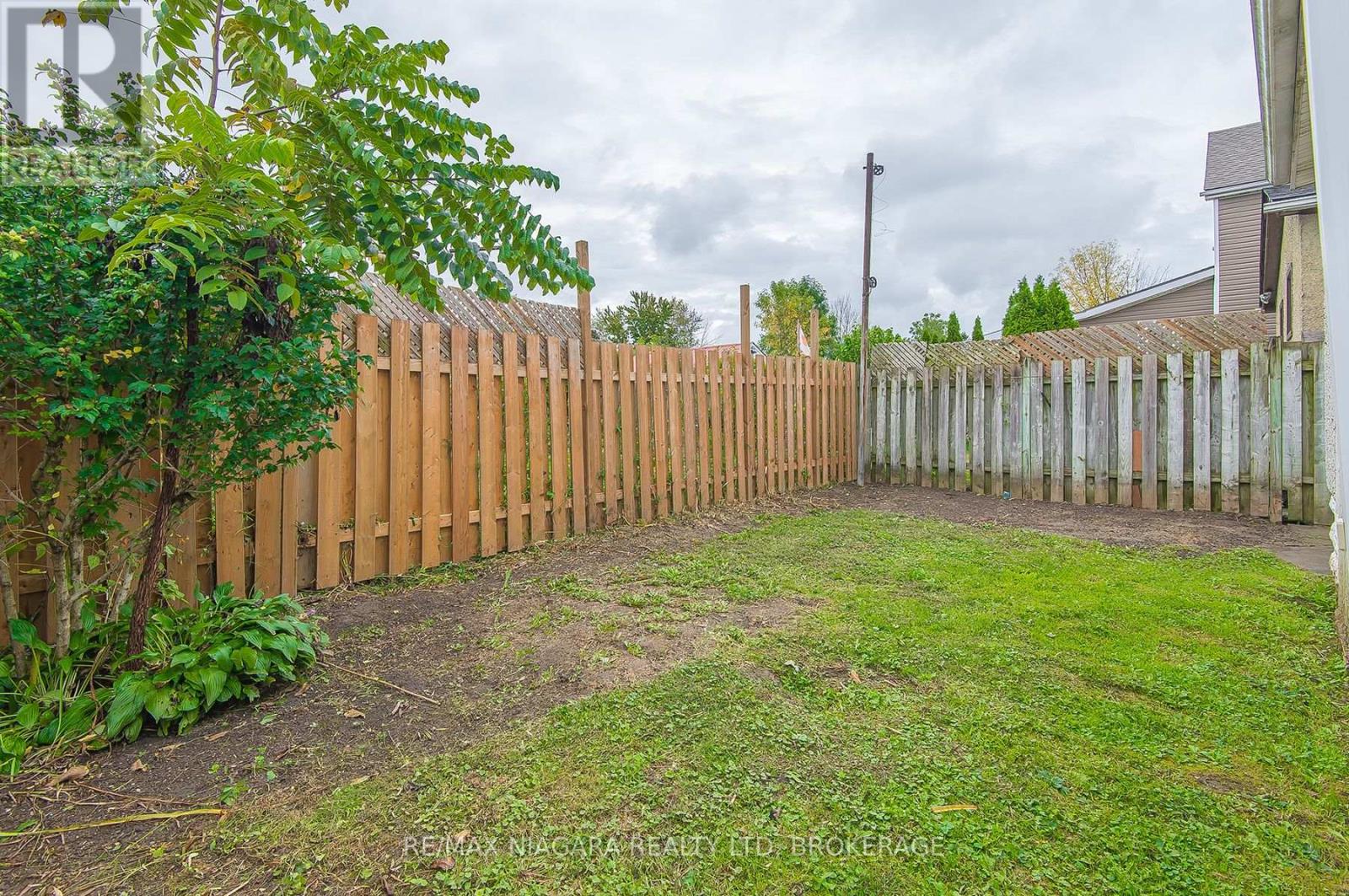 76 Sixth Street, Welland (Lincoln/crowland), Ontario  L3B 5A8 - Photo 5 - X12136895