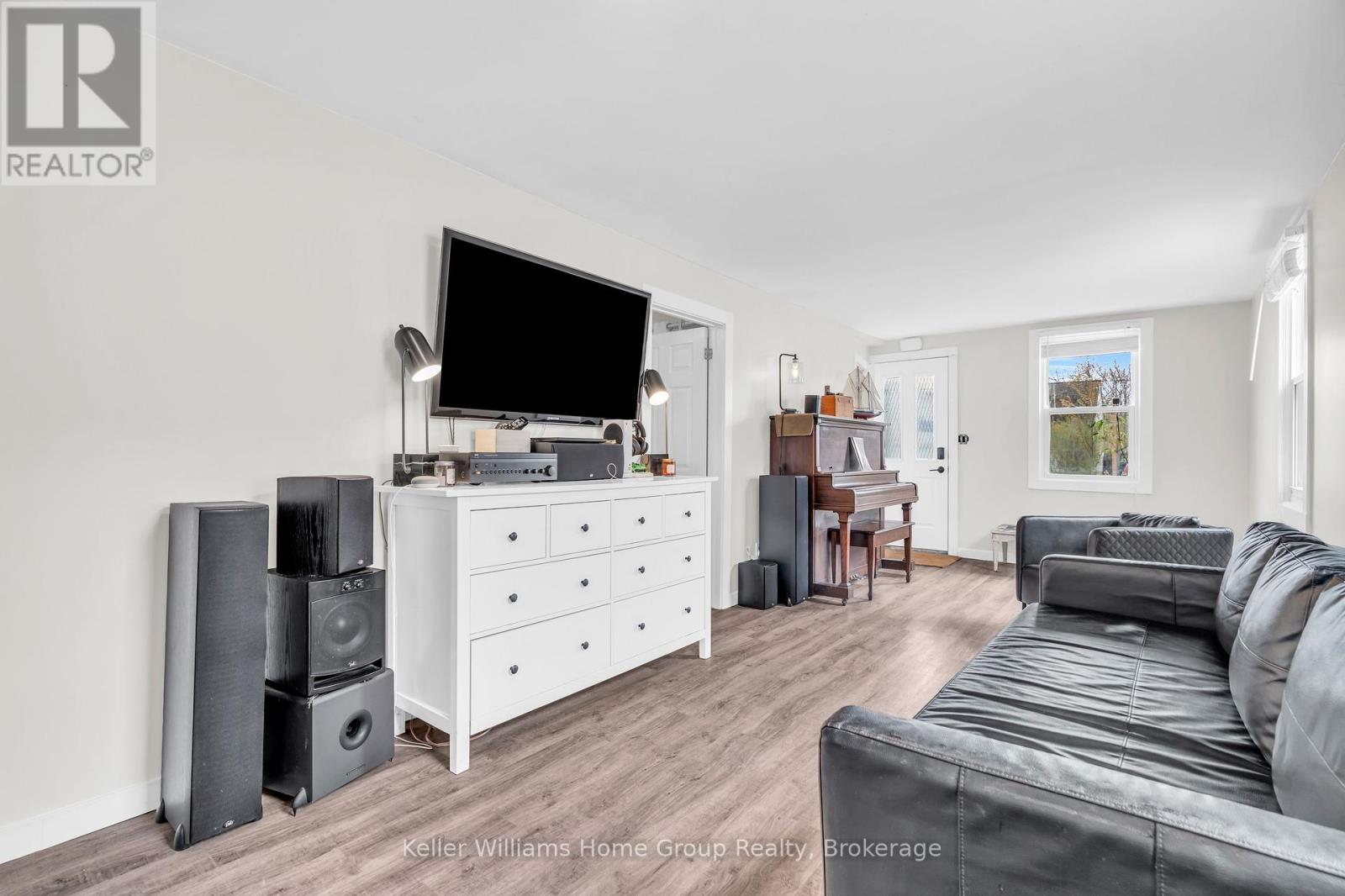 179 Angelene Street, Mississauga, Ontario  L5G 1X1 - Photo 14 - W12136896