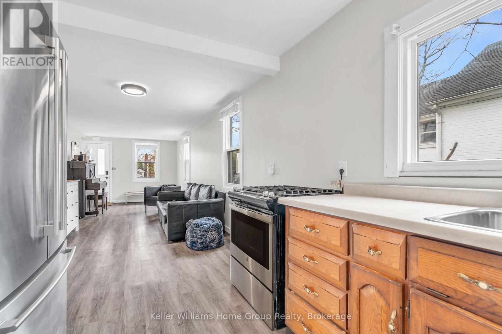 179 Angelene Street, Mississauga, Ontario  L5G 1X1 - Photo 17 - W12136896
