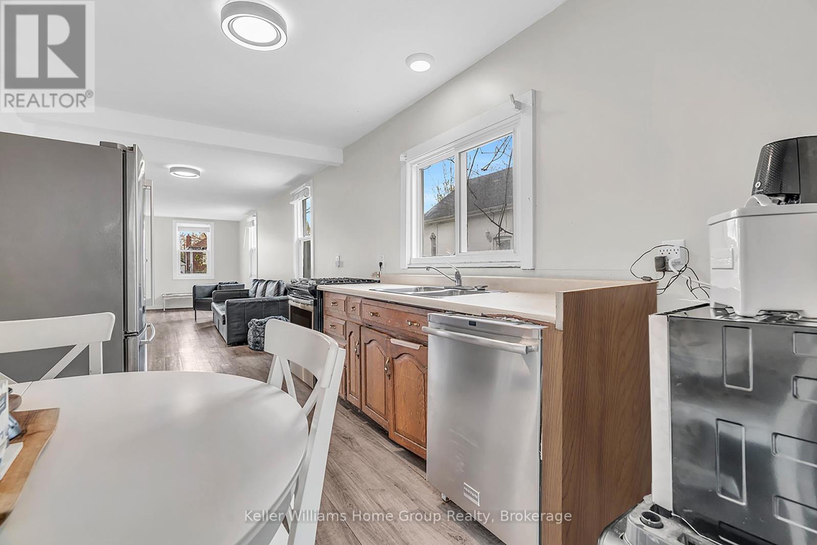 179 Angelene Street, Mississauga, Ontario  L5G 1X1 - Photo 18 - W12136896