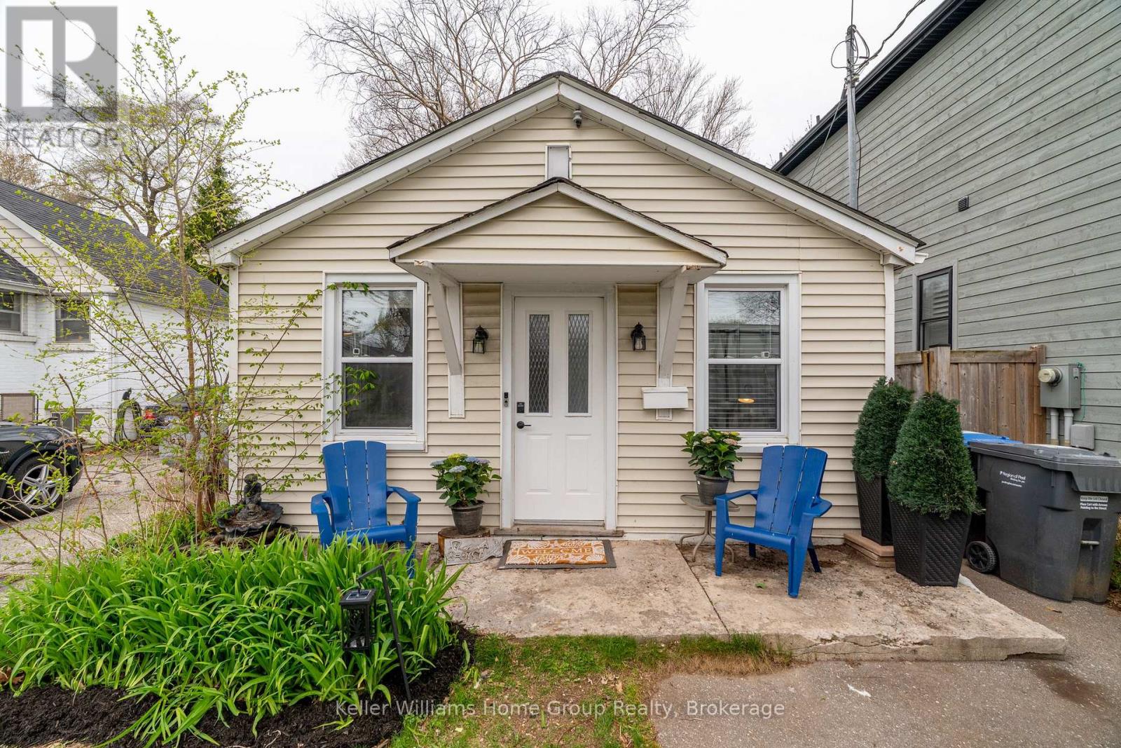 Property at 179 ANGELENE STREET image 2