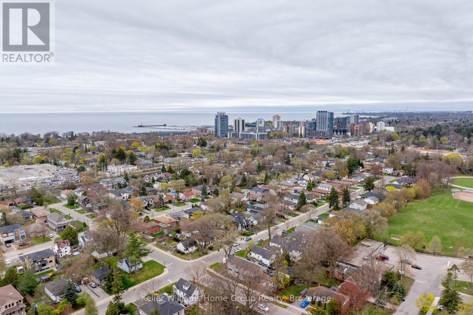 179 Angelene Street, Mississauga, Ontario  L5G 1X1 - Photo 37 - W12136896
