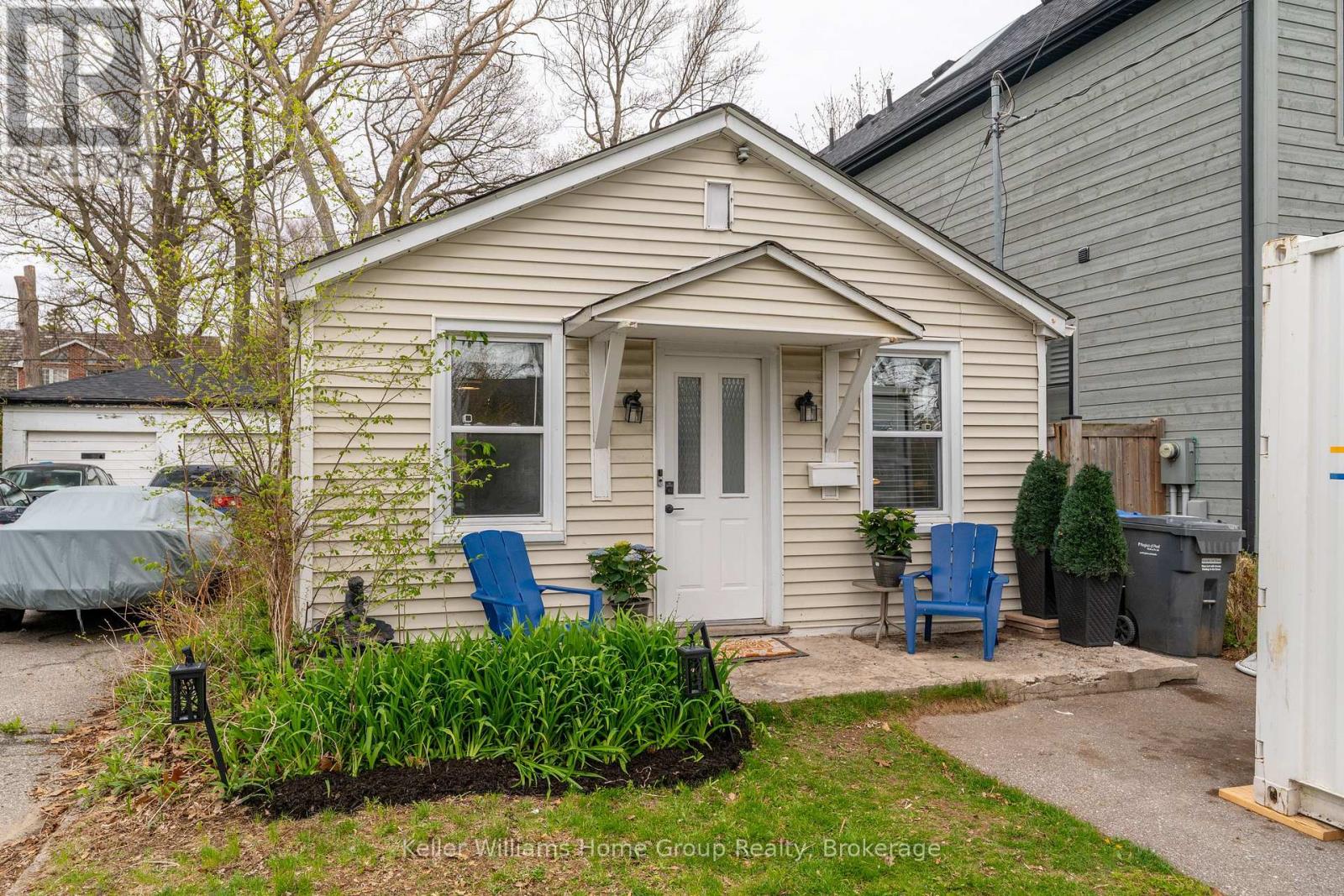 Property at 179 ANGELENE STREET image 4