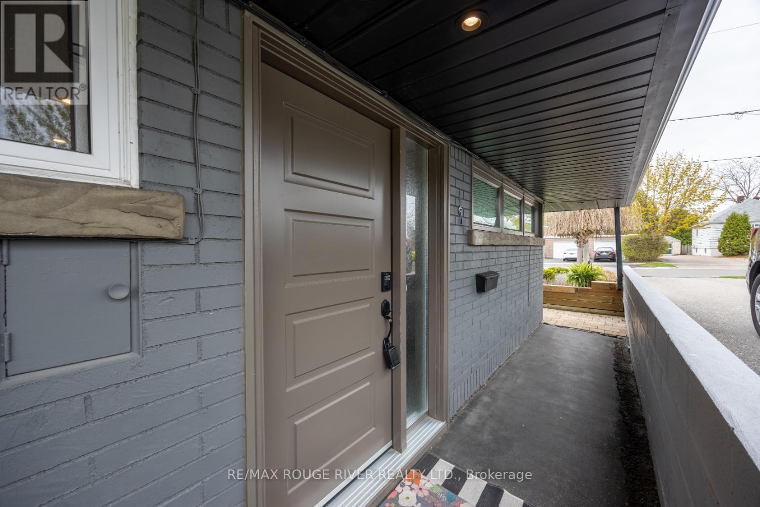 693 Carnegie Avenue, Oshawa, Ontario  L1G 4R5 - Photo 3 - E12136902
