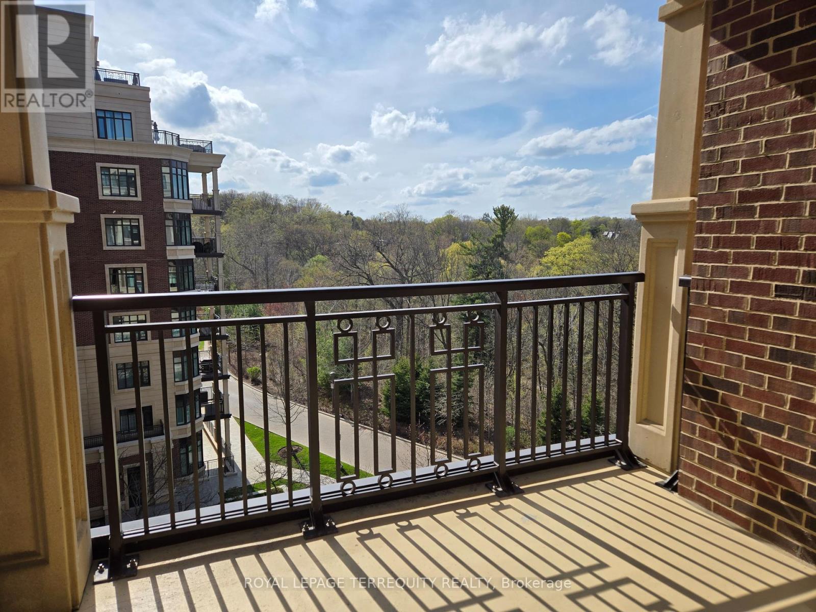 605 - 1888 Bayview Avenue, Toronto (Bridle Path-Sunnybrook-York Mills), Ontario  M4G 0A7 - Photo 4 - C12136426