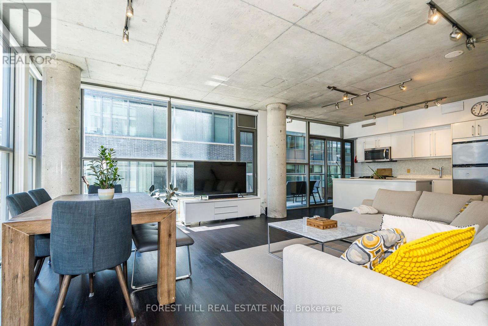 411 - 25 Oxley Street, Toronto, Ontario  M5V 2J5 - Photo 6 - C12136563