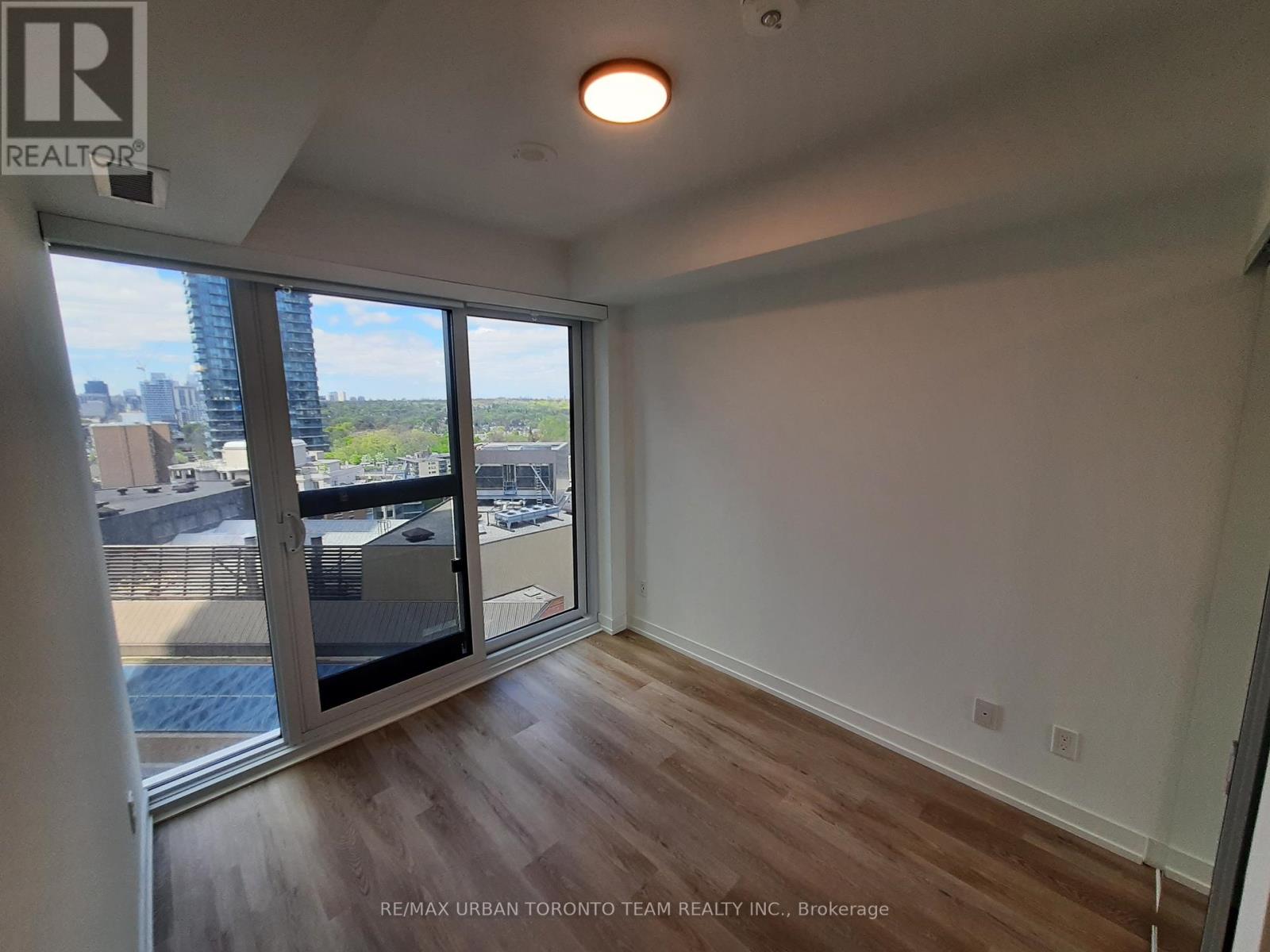 1806 - 771 Yonge Street, Toronto, Ontario  M4W 2G4 - Photo 6 - C12136570