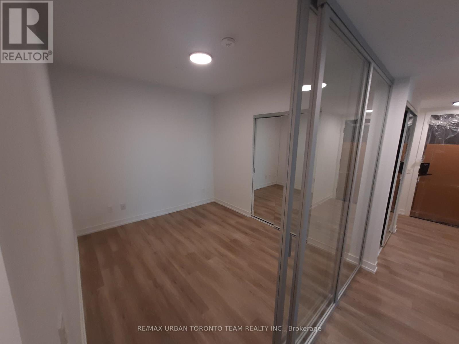 1806 - 771 Yonge Street, Toronto, Ontario  M4W 2G4 - Photo 8 - C12136570