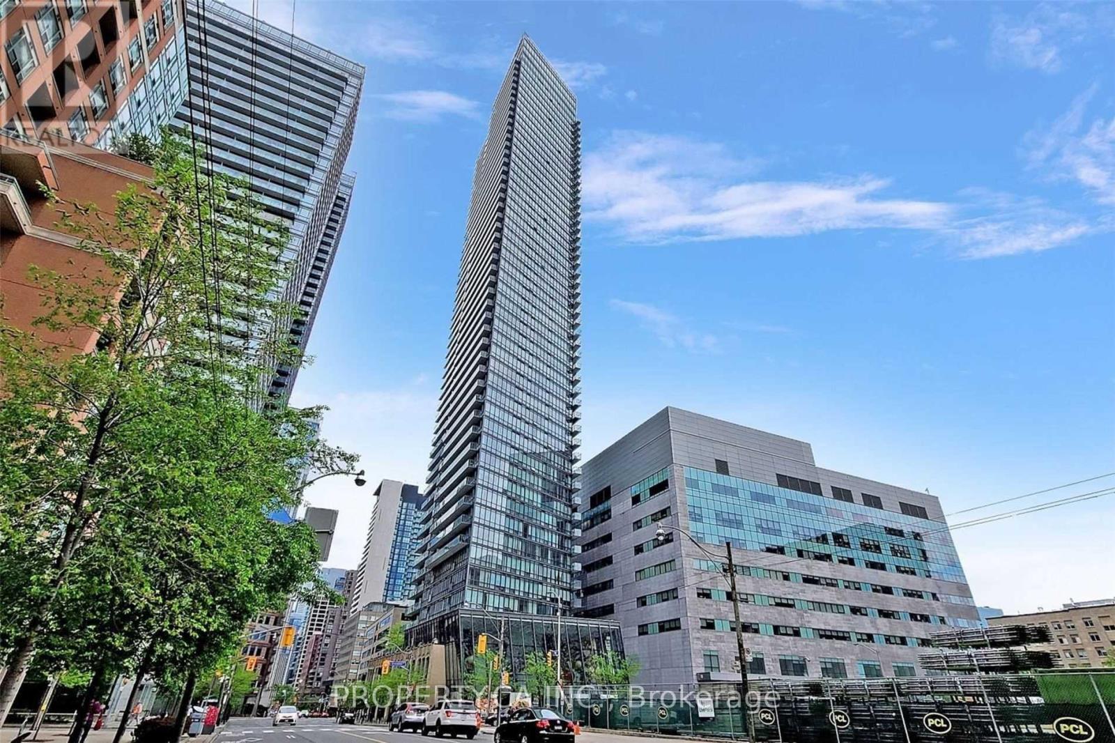 1106 - 832 BAY STREET, Toronto, Ontario
