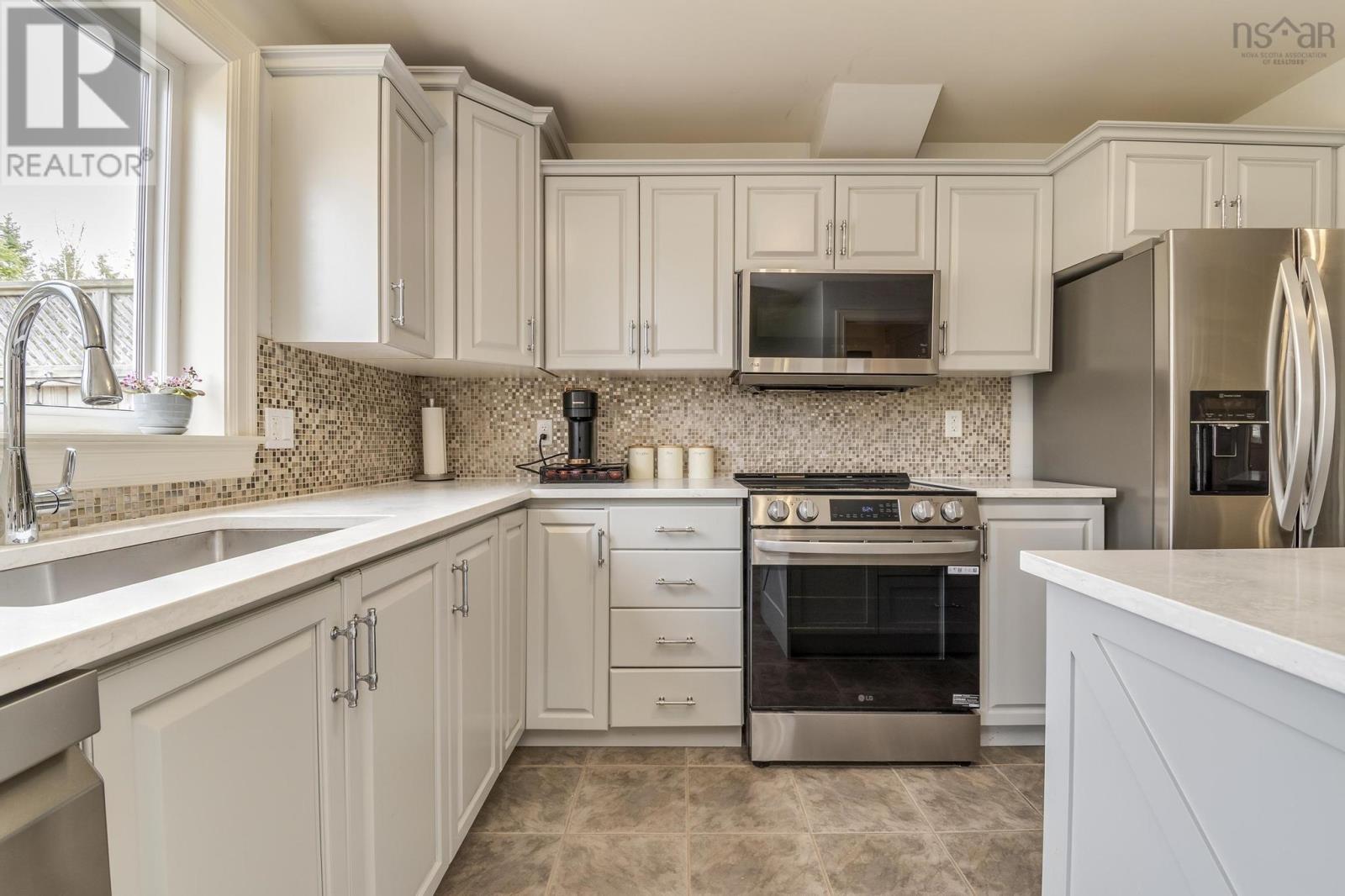 31 Avebury Court, Sackville, Nova Scotia  B4E 0E9 - Photo 15 - 202510266