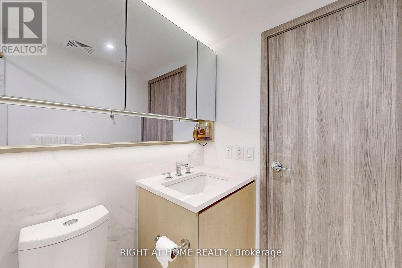 4802 - 38 Widmer Street, Toronto, Ontario  M5V 0P7 - Photo 28 - C12136702
