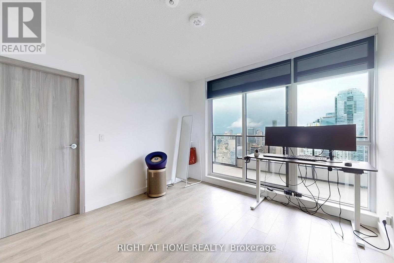 4802 - 38 Widmer Street, Toronto, Ontario  M5V 0P7 - Photo 6 - C12136702