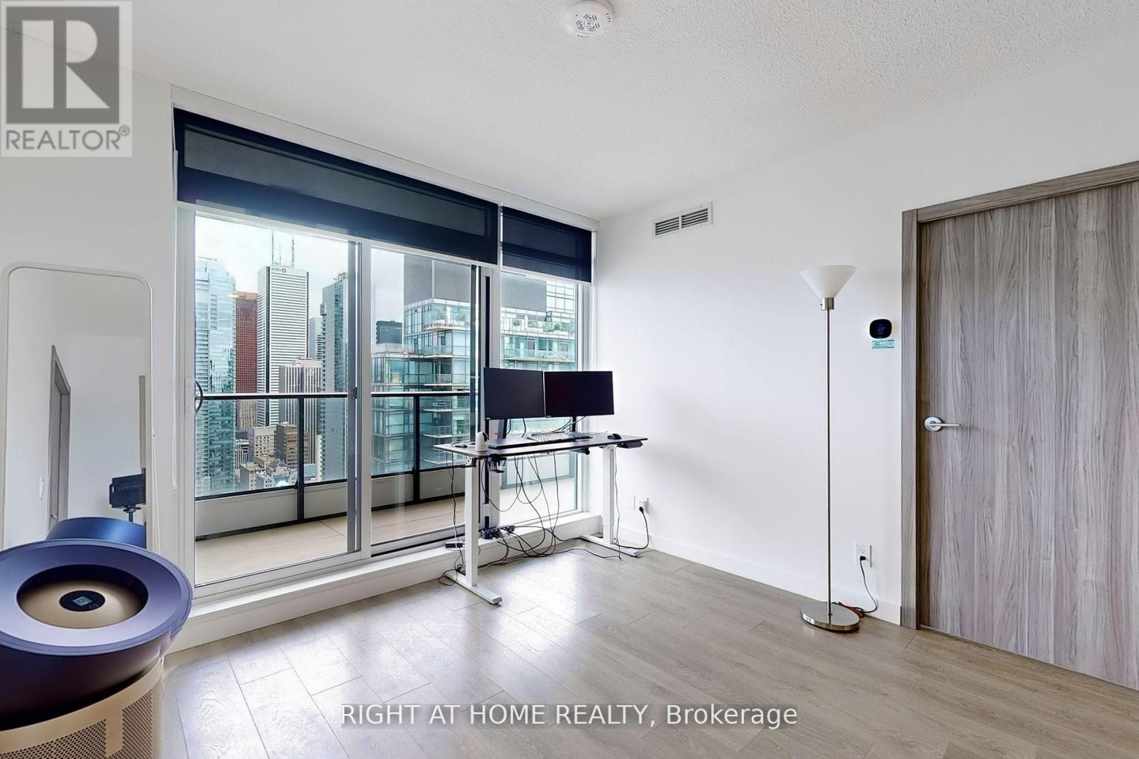 4802 - 38 Widmer Street, Toronto, Ontario  M5V 0P7 - Photo 8 - C12136702
