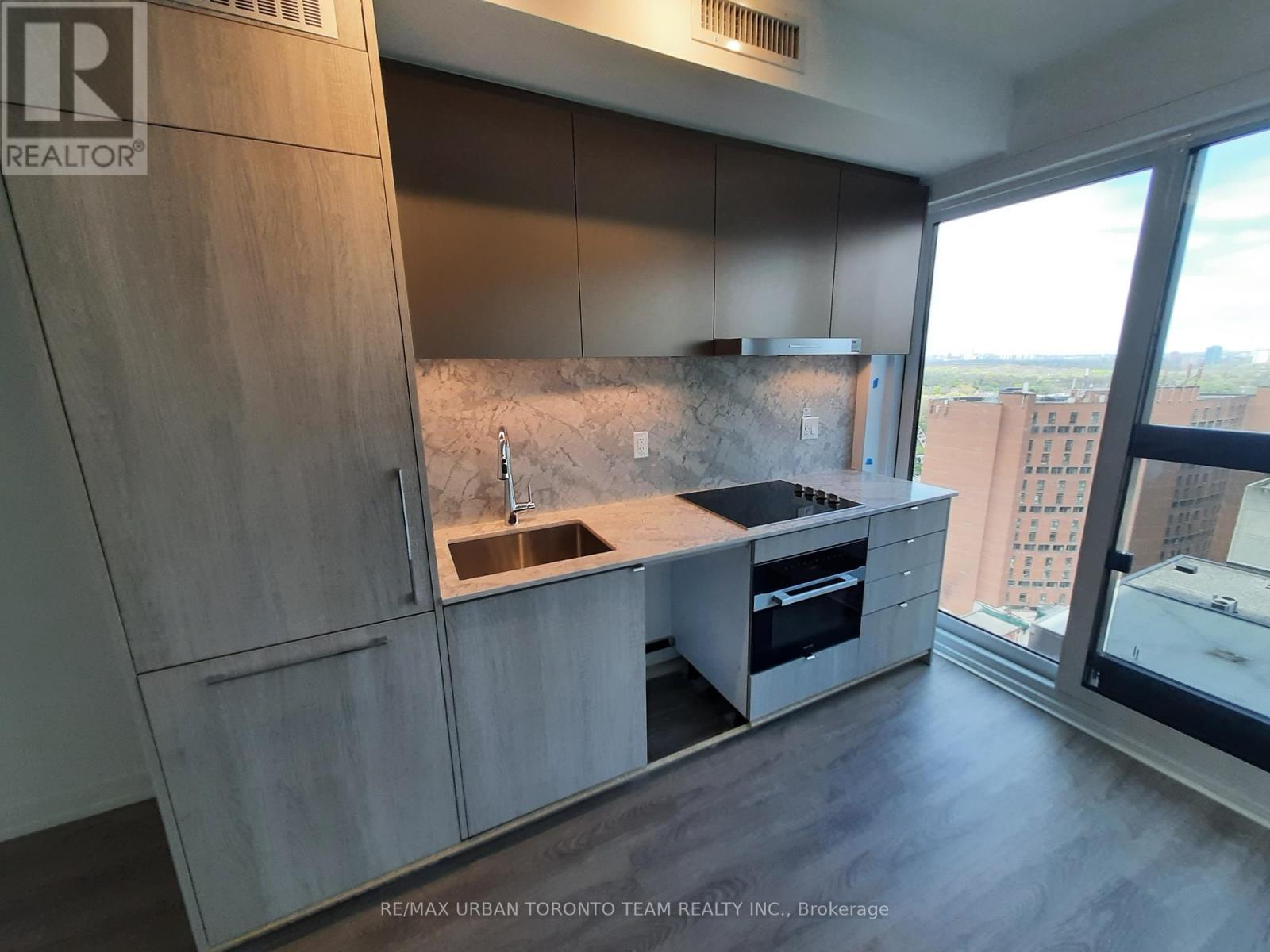 2111 - 771 Yonge Street, Toronto, Ontario  M4W 2G4 - Photo 6 - C12136733