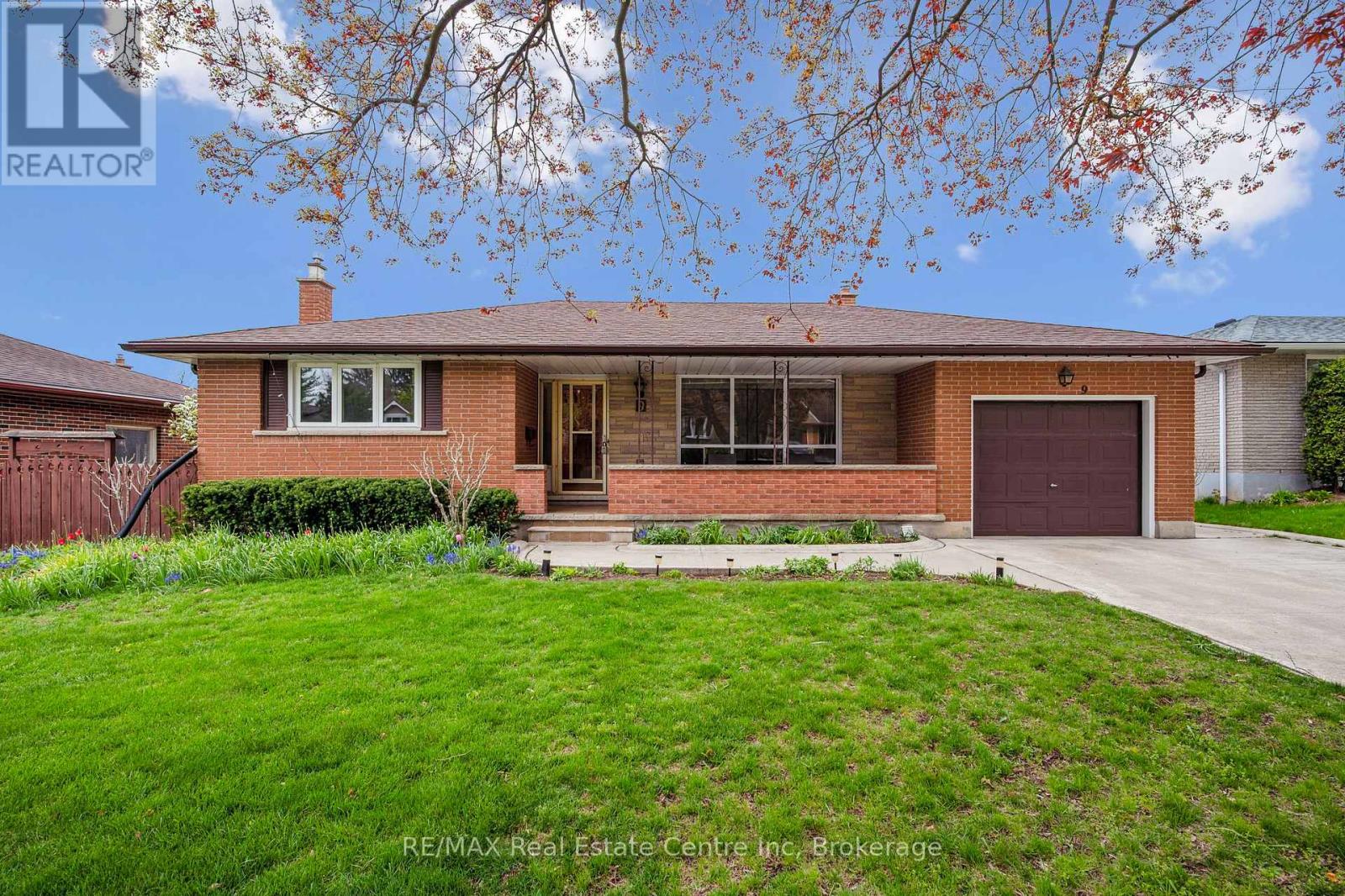 9 FLANDERS ROAD, Guelph, Ontario