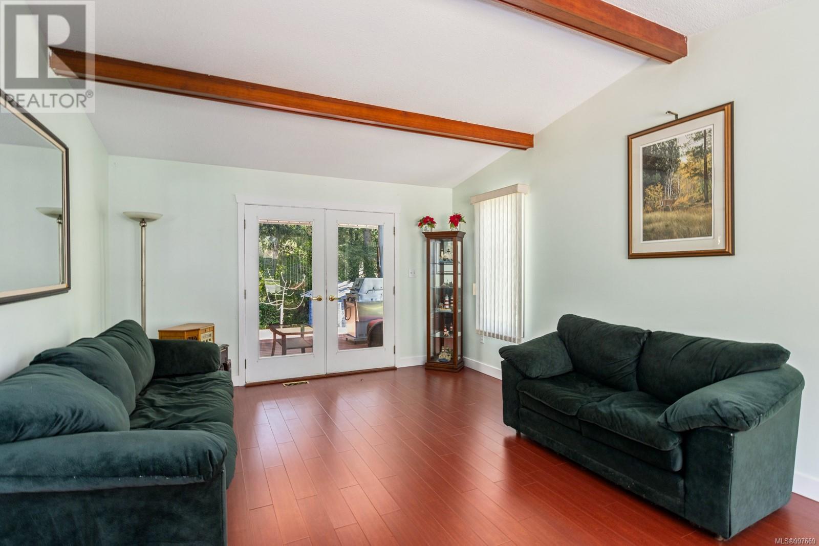Property at 1697 Willow Glen Pl image 4