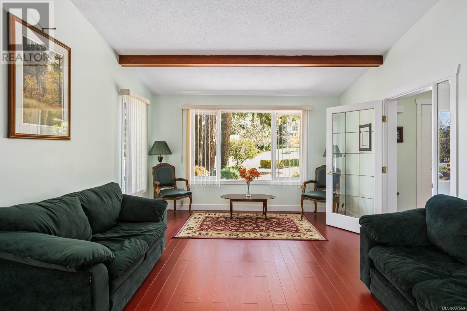 Property at 1697 Willow Glen Pl image 5