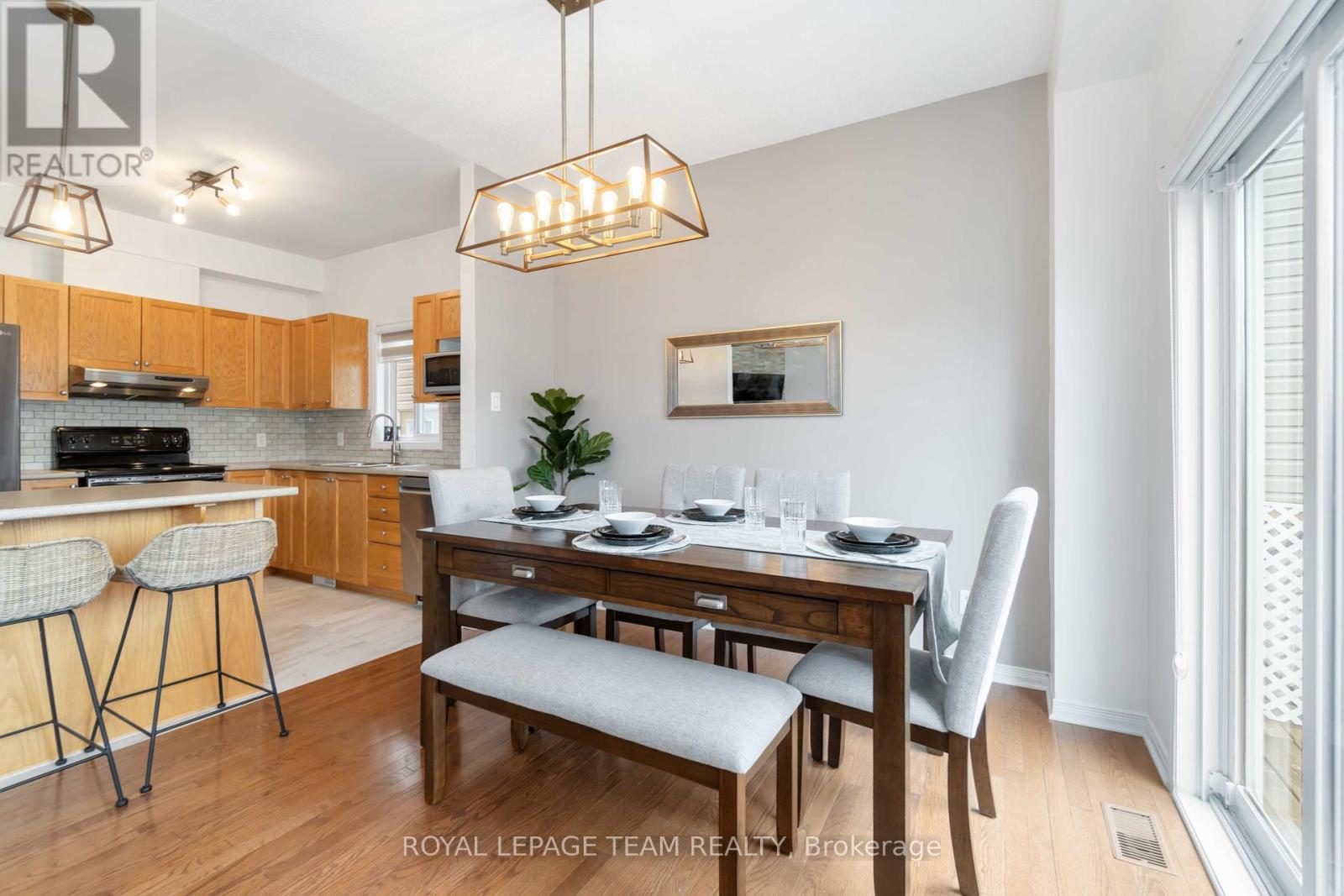403 Crystal Court, Clarence-Rockland, Ontario  K4K 0A1 - Photo 10 - X12136756