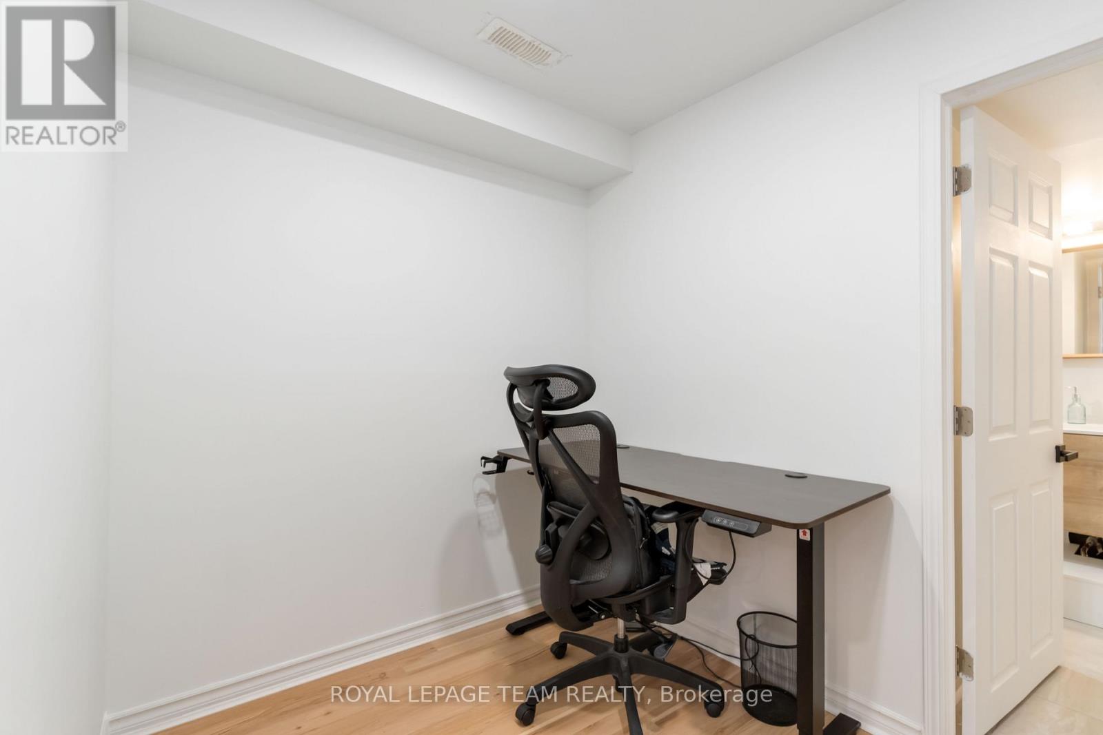 403 Crystal Court, Clarence-Rockland, Ontario  K4K 0A1 - Photo 34 - X12136756