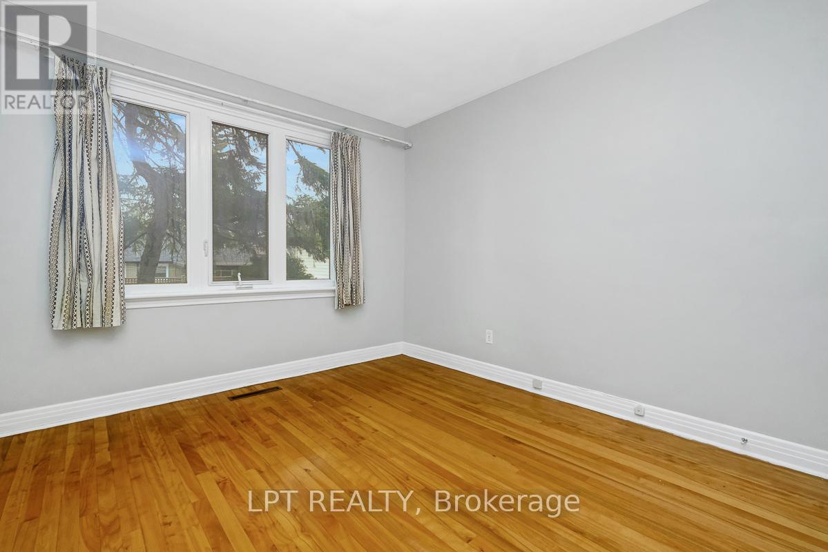 1279 Livingstone Avenue, Ottawa, Ontario  K1H 7P7 - Photo 19 - X12136929