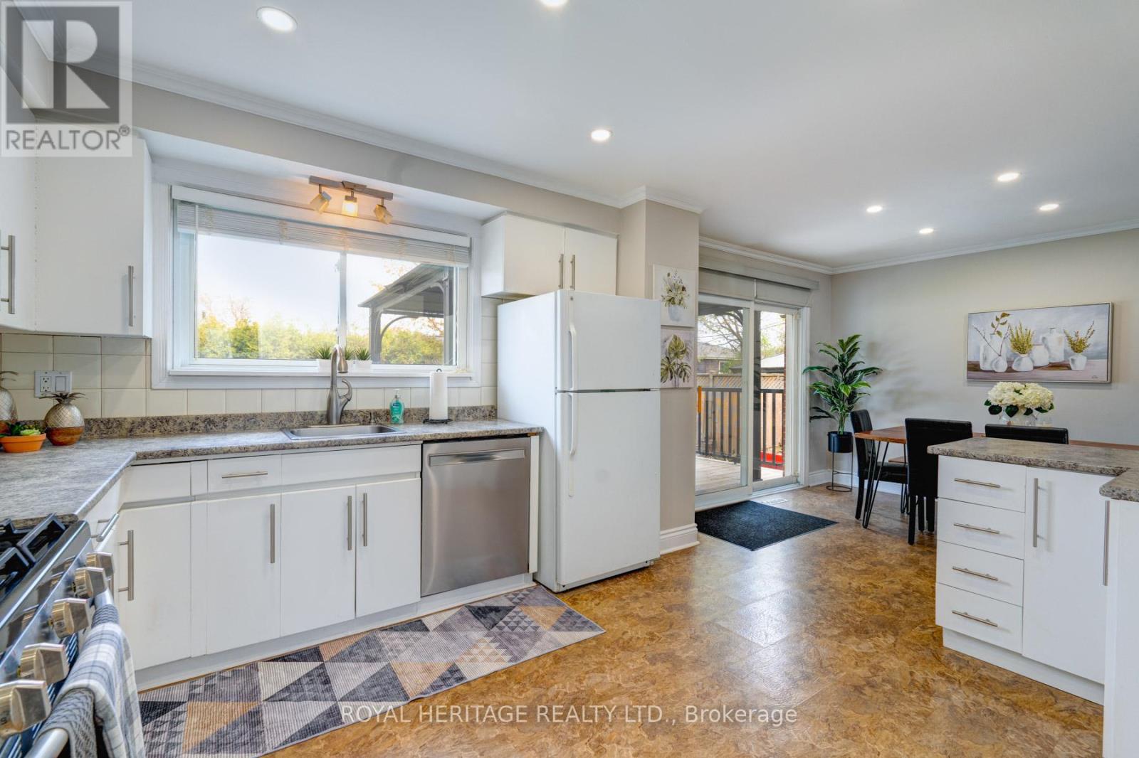 799 Oliva Street, Pickering, Ontario  L1W 2V9 - Photo 16 - E12136487