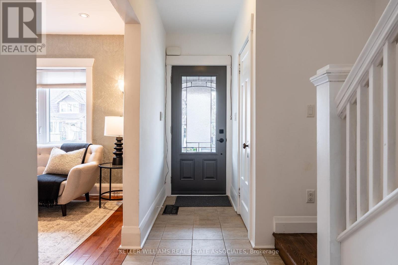 77 Harris Avenue, Toronto, Ontario  M4C 1P5 - Photo 3 - E12136717