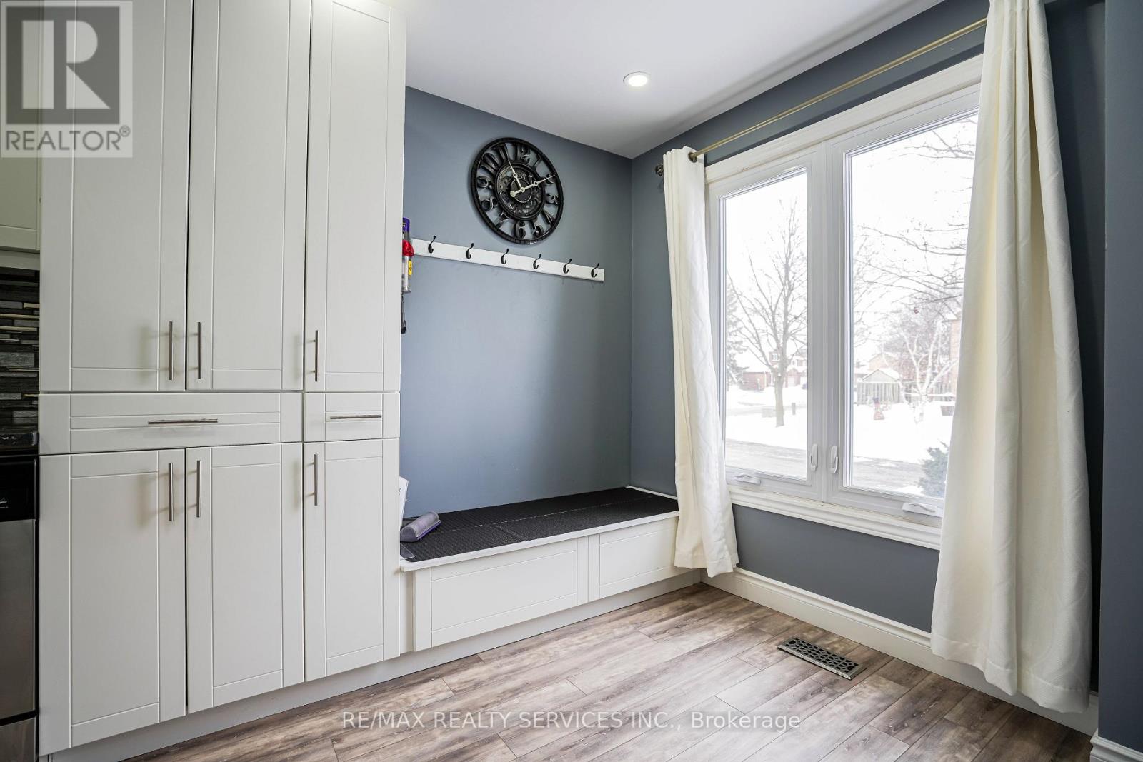 Property at 54 FERRI CRESCENT image 3