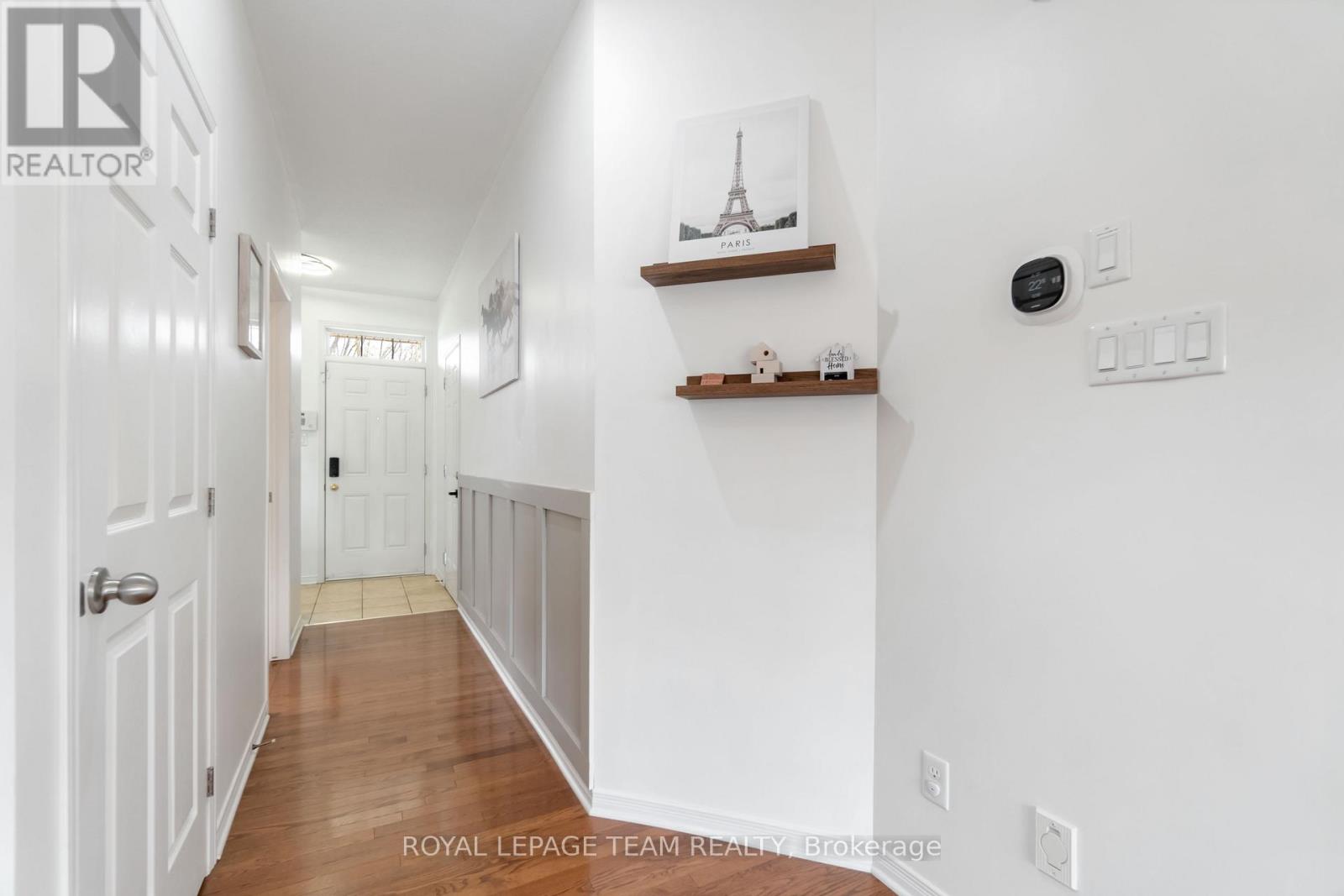 Property at 403 CRYSTAL COURT image 5