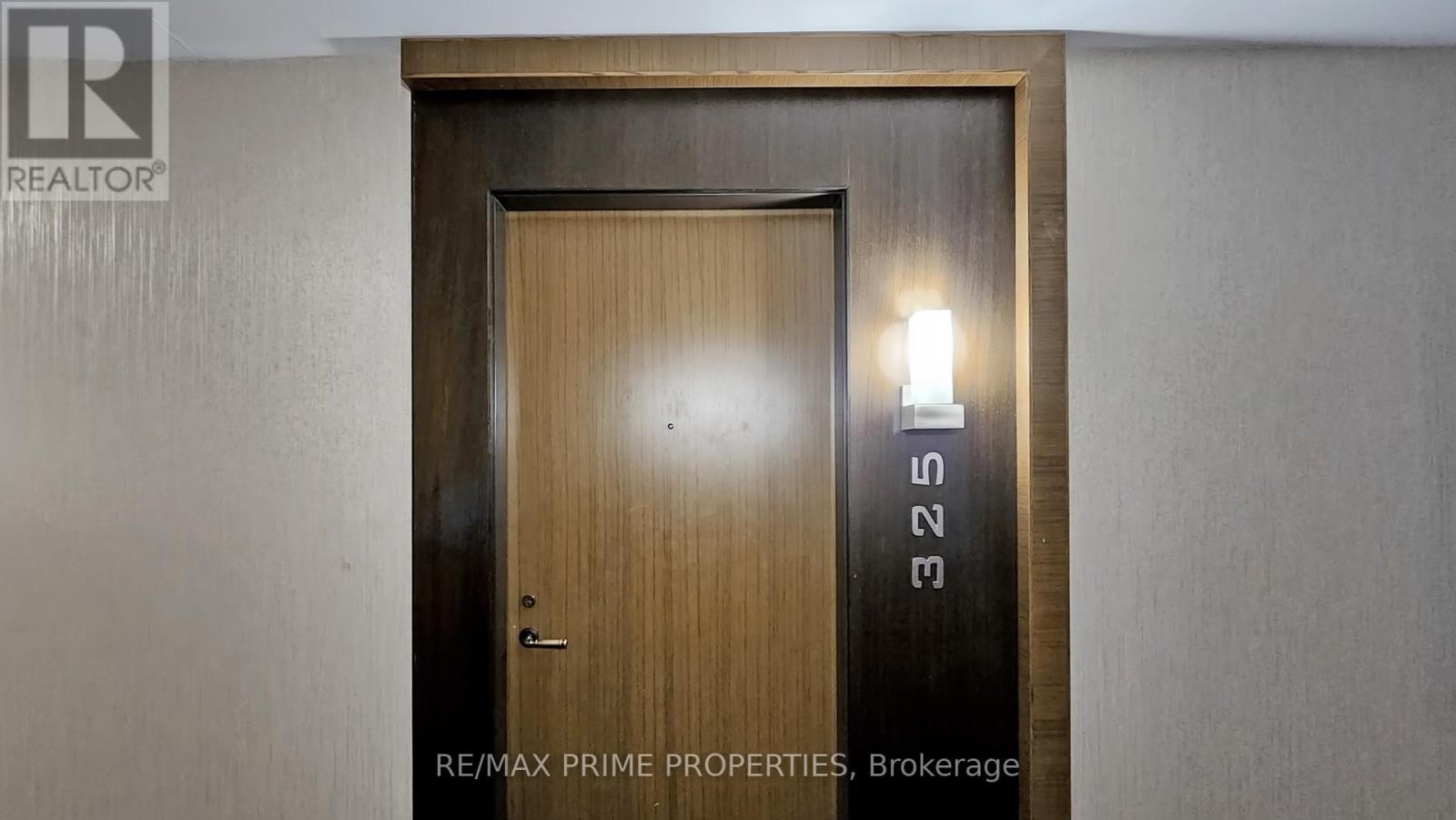 325 - 8228 Birchmount Road, Markham, Ontario  L3R 1A6 - Photo 3 - N12136457
