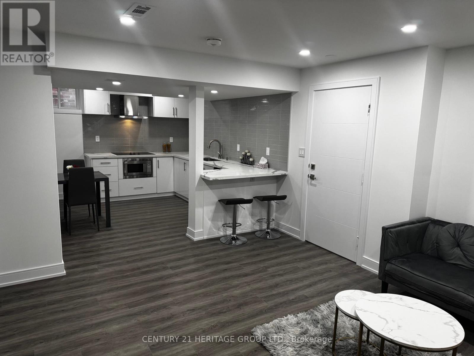 2 - 7 Larkfield Crescent, East Gwillimbury (Sharon), Ontario  L9N 0P7 - Photo 13 - N12136470