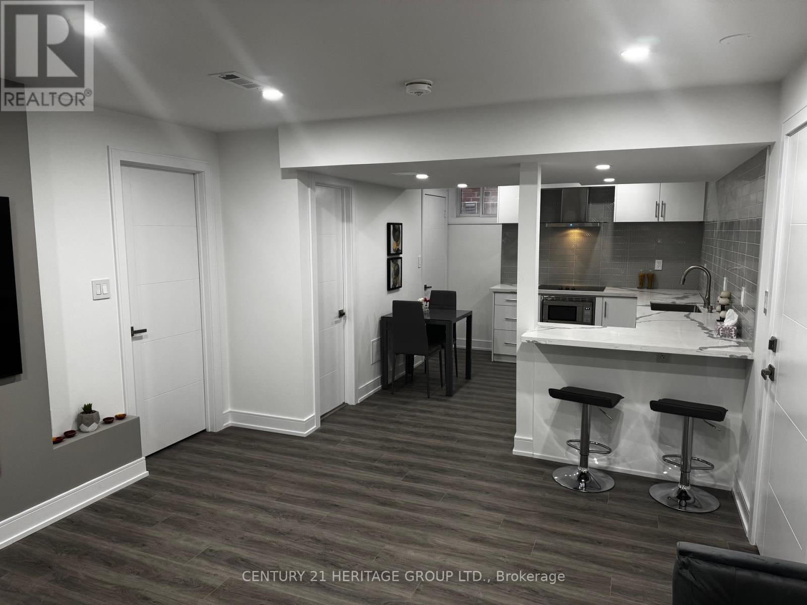 2 - 7 Larkfield Crescent, East Gwillimbury (Sharon), Ontario  L9N 0P7 - Photo 16 - N12136470