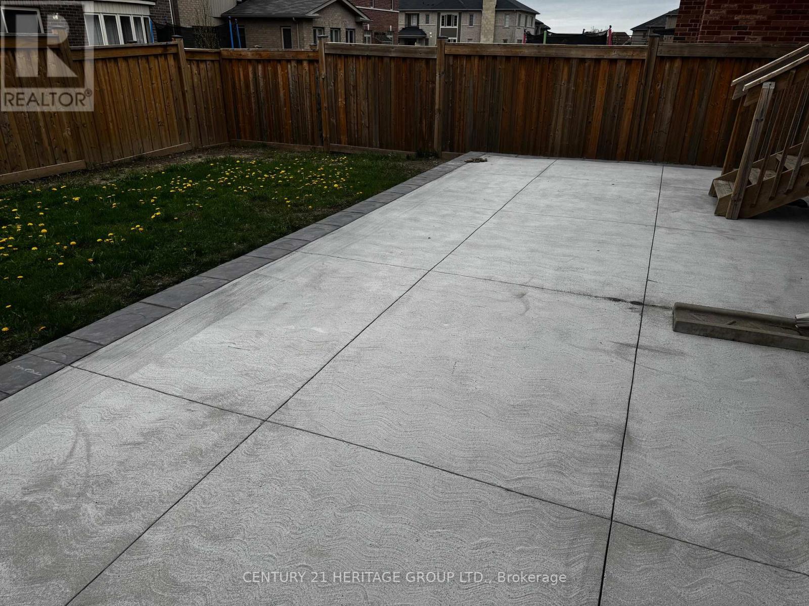 2 - 7 Larkfield Crescent, East Gwillimbury (Sharon), Ontario  L9N 0P7 - Photo 40 - N12136470