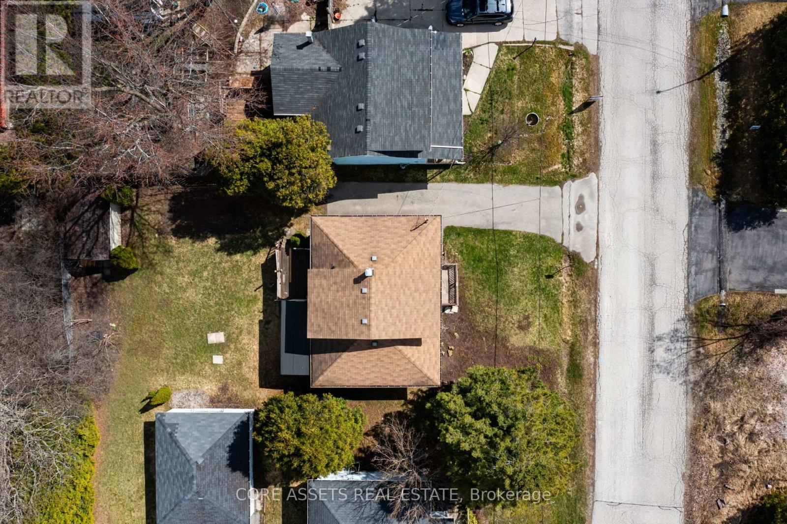 36 Sylvan Crescent, Richmond Hill, Ontario  L4E 3A1 - Photo 4 - N12136510