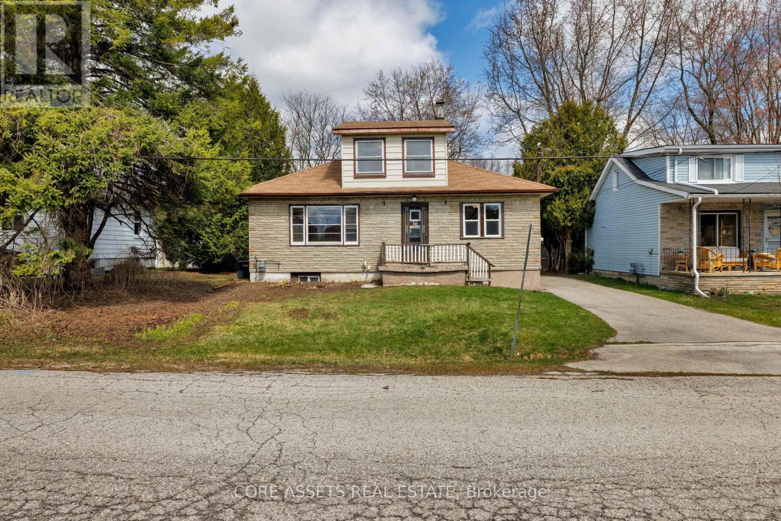 36 Sylvan Crescent, Richmond Hill, Ontario  L4E 3A1 - Photo 5 - N12136510