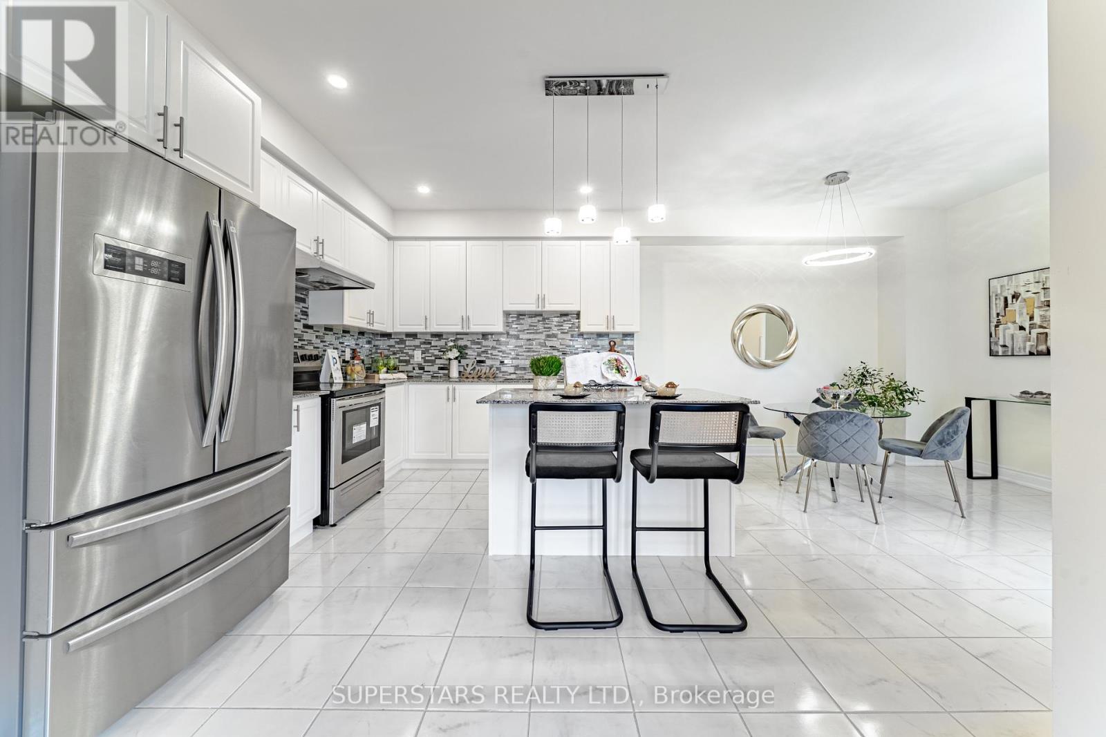 331 William Forster Road, Markham, Ontario  L6B 0R9 - Photo 11 - N12136536