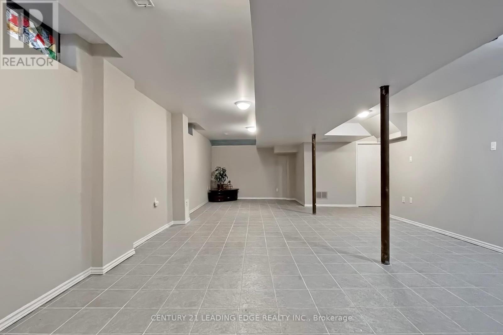 77 Song Bird Drive, Markham, Ontario  L3S 3T8 - Photo 46 - N12136544