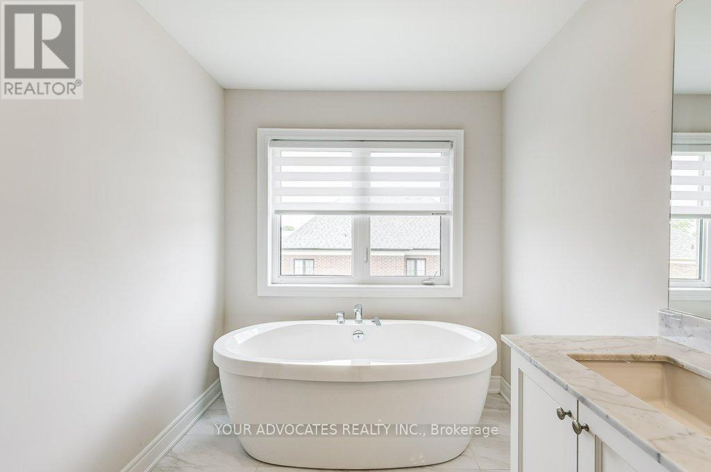 60 Drizzel Crescent, Richmond Hill, Ontario  L4E 1G8 - Photo 16 - N12136597