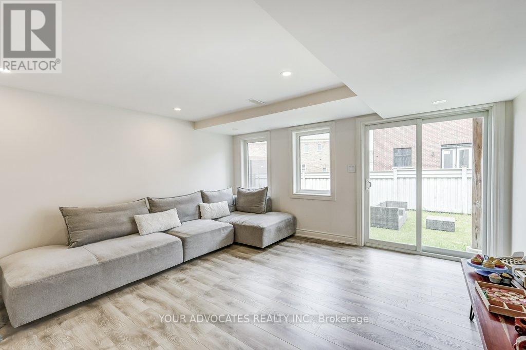 60 Drizzel Crescent, Richmond Hill, Ontario  L4E 1G8 - Photo 24 - N12136597