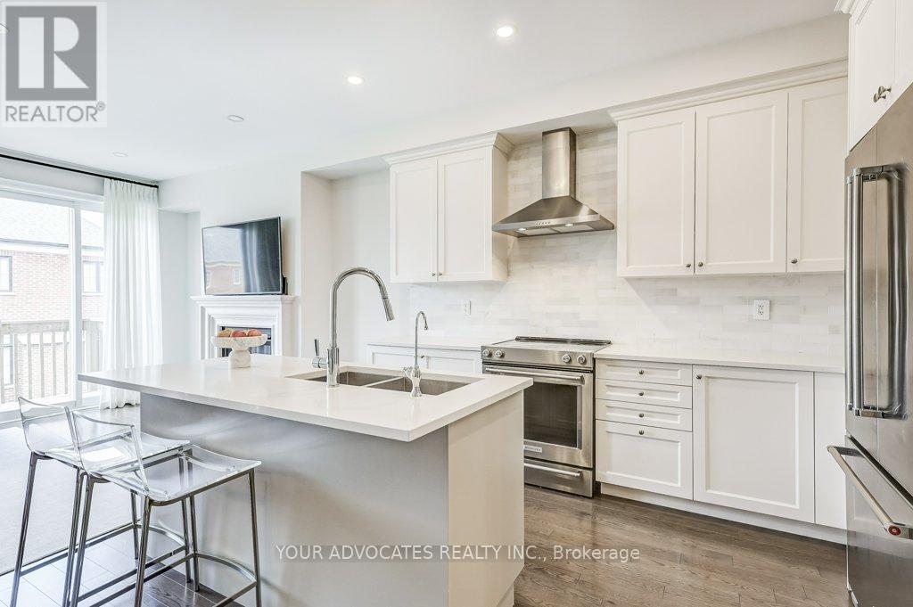 60 Drizzel Crescent, Richmond Hill, Ontario  L4E 1G8 - Photo 7 - N12136597