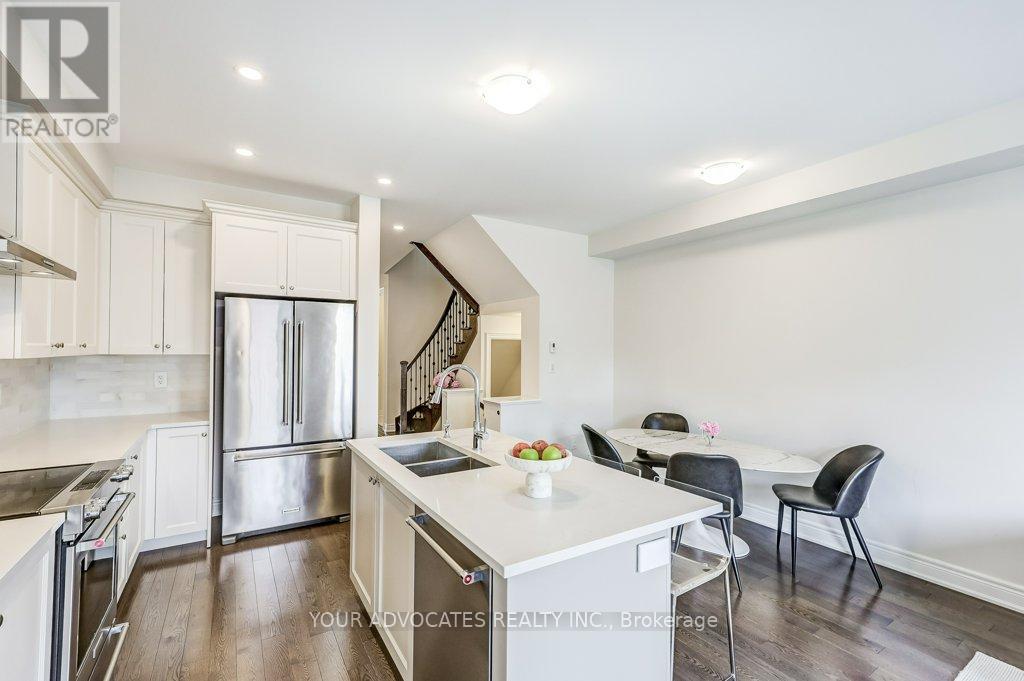 60 Drizzel Crescent, Richmond Hill, Ontario  L4E 1G8 - Photo 9 - N12136597
