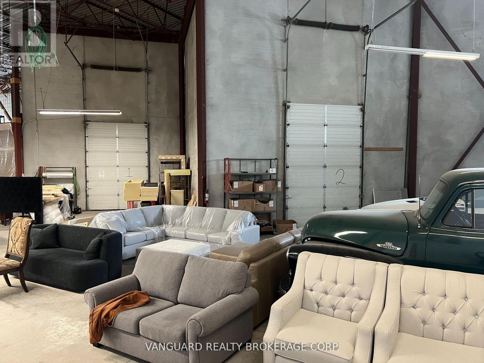 Unit E - 172 Chrislea Road, Vaughan, Ontario  L4L 8V1 - Photo 4 - N12136613