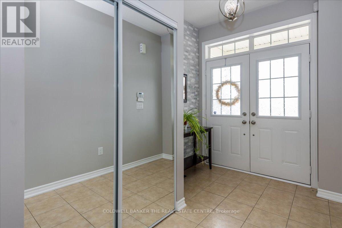 Property at 290 GREENWOOD DRIVE image 2