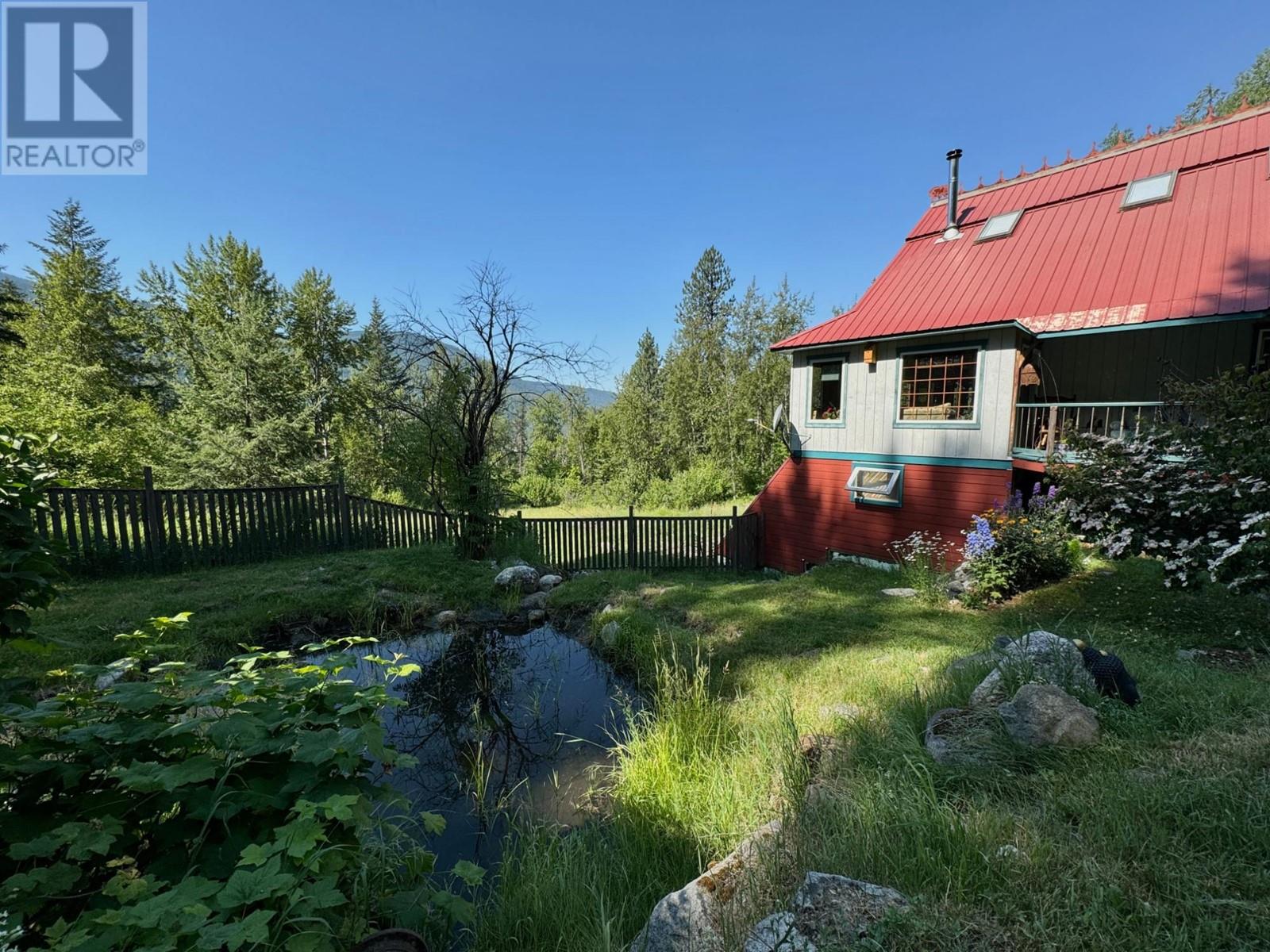 395 Boven Road, Nelson, British Columbia  V1L 6J1 - Photo 3 - 10347110