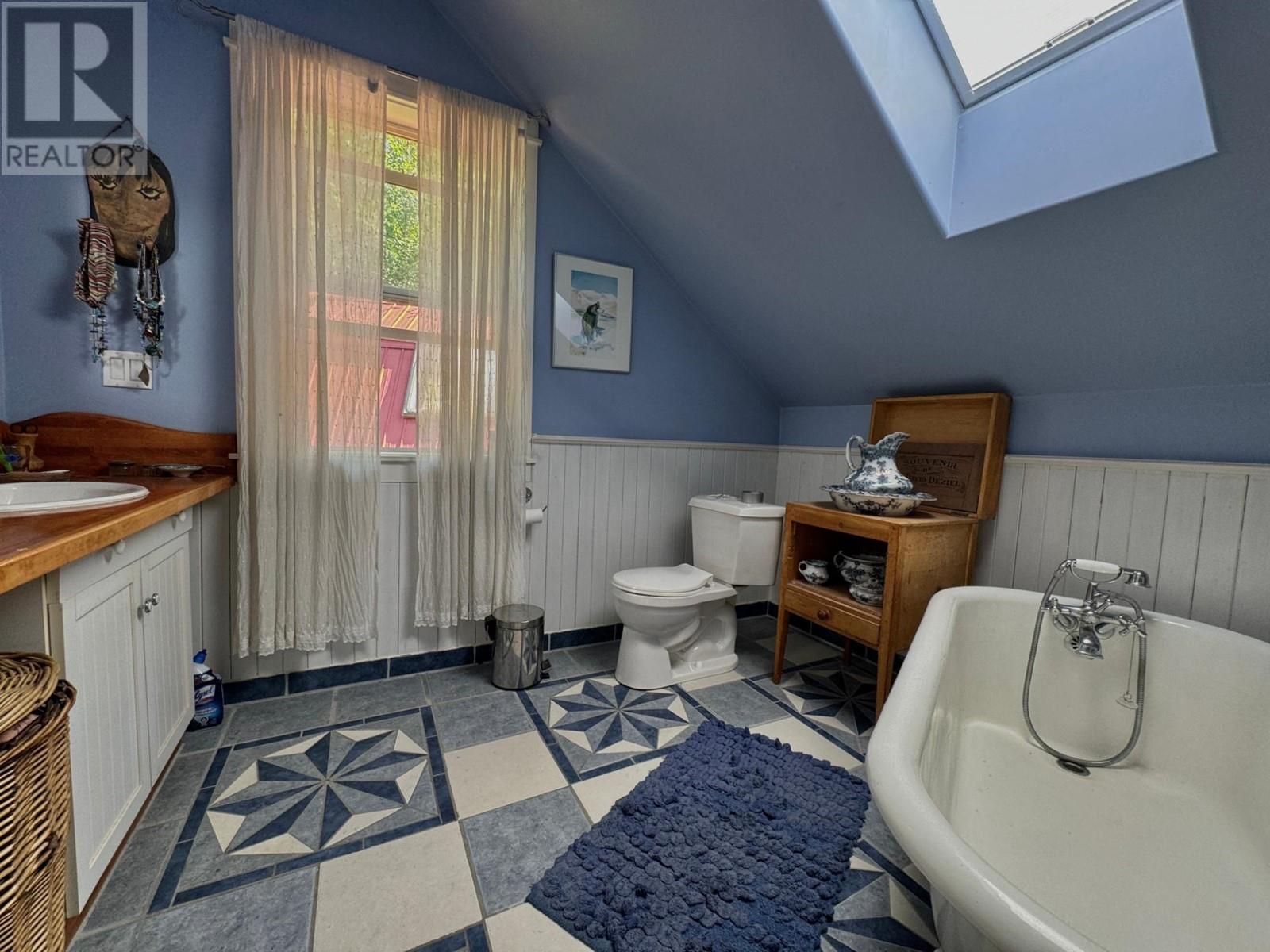 395 Boven Road, Nelson, British Columbia  V1L 6J1 - Photo 34 - 10347110