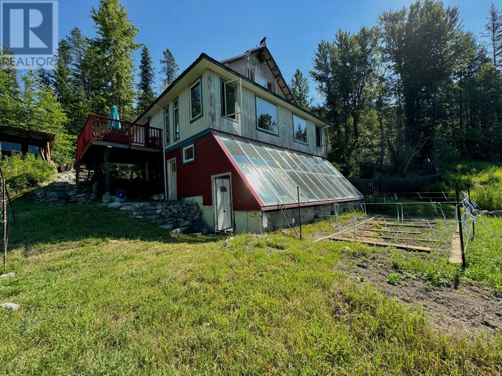 395 Boven Road, Nelson, British Columbia  V1L 6J1 - Photo 4 - 10347110