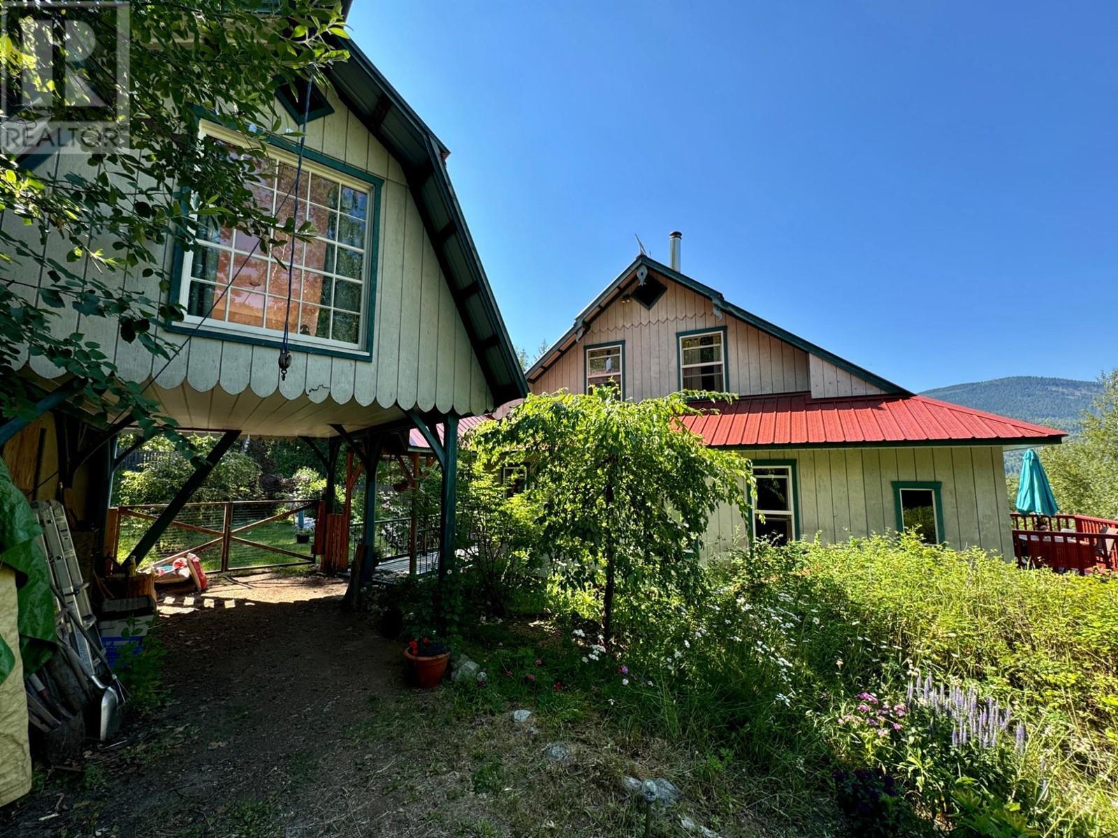 395 Boven Road, Nelson, British Columbia  V1L 6J1 - Photo 40 - 10347110
